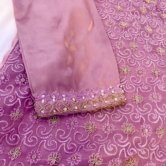 Women Indian Punjabi Pakistani Silk Salwar Kameez - Picture 4 of 4